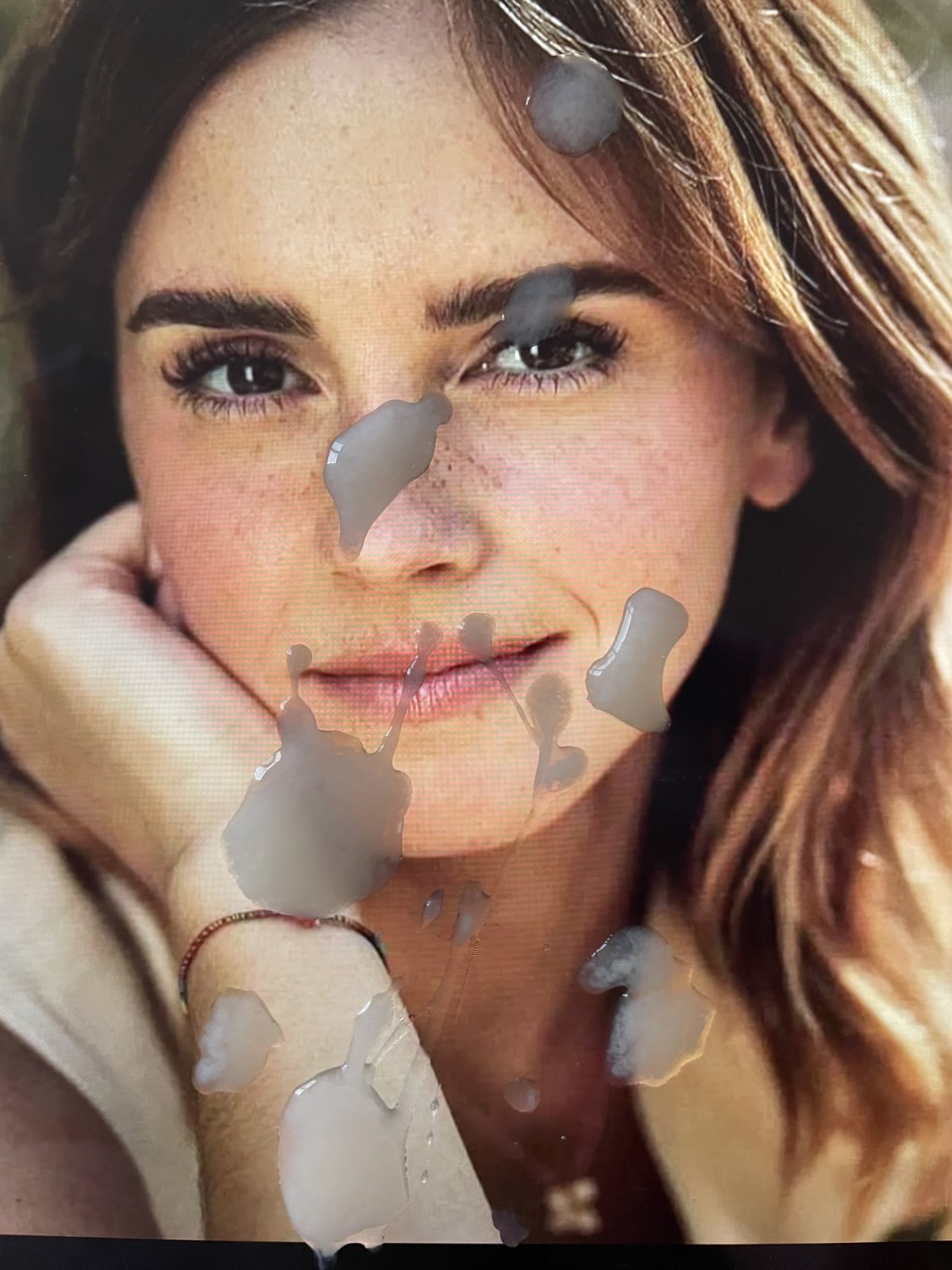 FLHVAxCz cum on Emma Watson 02.jpg